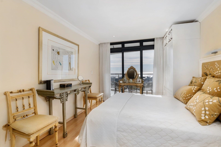 3 Bedroom Property for Sale in Sea Point Western Cape